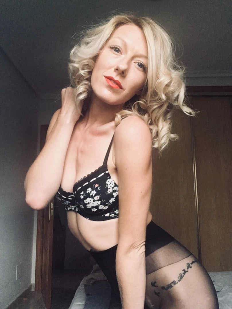 𝙋𝙊𝙇𝙇𝙔 𝙆𝙀𝙉𝘿𝘼𝙇𝙇 🍒 [ prettypolly ] Onlyfans leaked photo 12579271 on Hotleaks.tv
