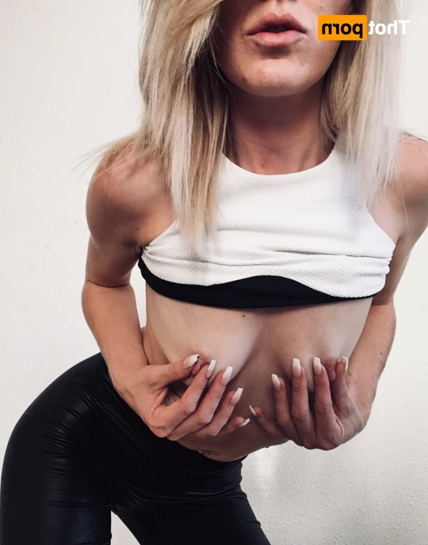 𝙋𝙊𝙇𝙇𝙔 𝙆𝙀𝙉𝘿𝘼𝙇𝙇 🍒 [ prettypolly ] Onlyfans leaked photo 12579354 on Hotleaks.tv