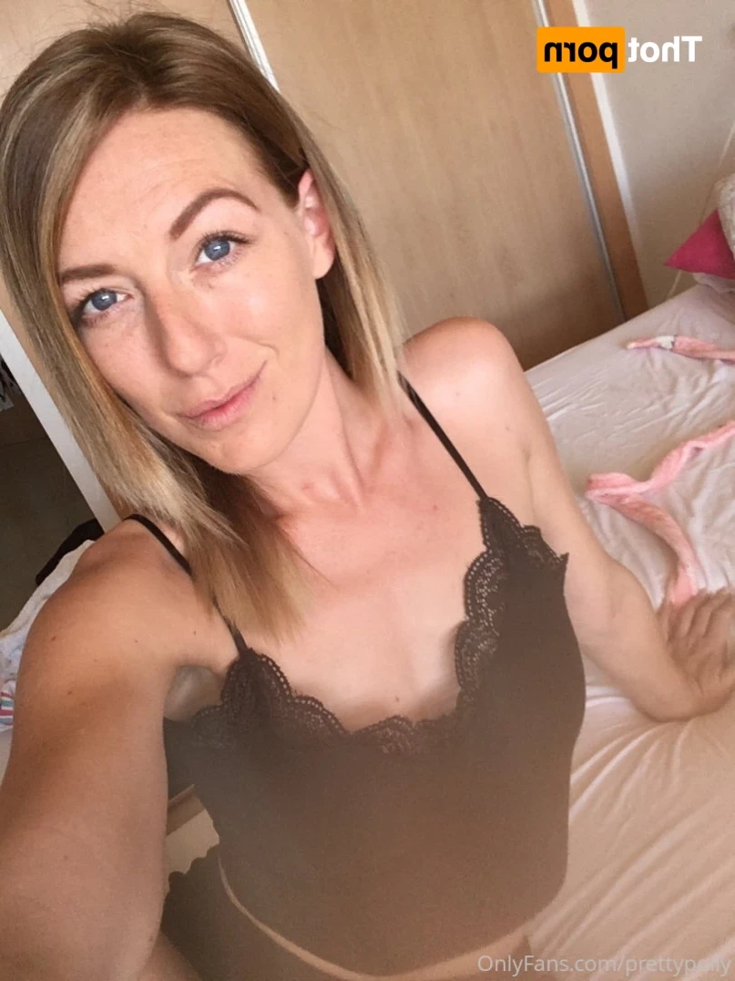 𝙋𝙊𝙇𝙇𝙔 𝙆𝙀𝙉𝘿𝘼𝙇𝙇 🍒 [ prettypolly ] Onlyfans leaked photo 13640485 on Hotleaks.tv