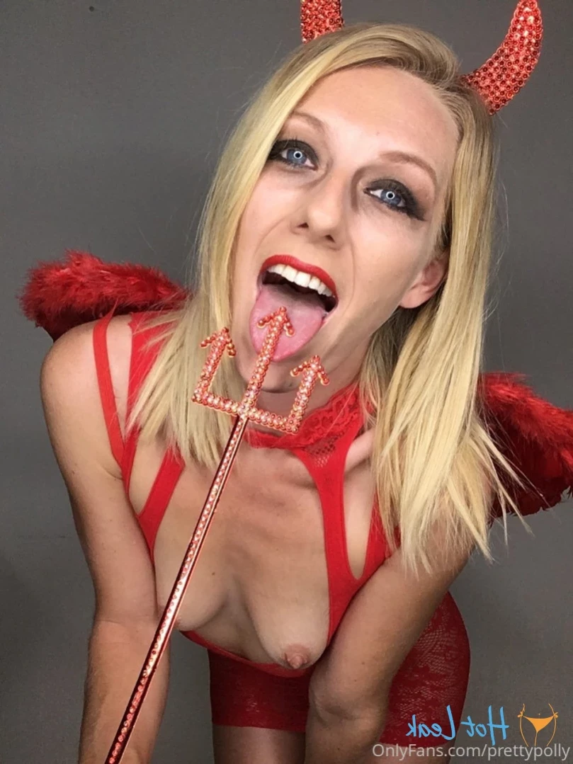 𝙋𝙊𝙇𝙇𝙔 𝙆𝙀𝙉𝘿𝘼𝙇𝙇 🍒 [ prettypolly ] Onlyfans leaked photo 16316749 on Hotleaks.tv