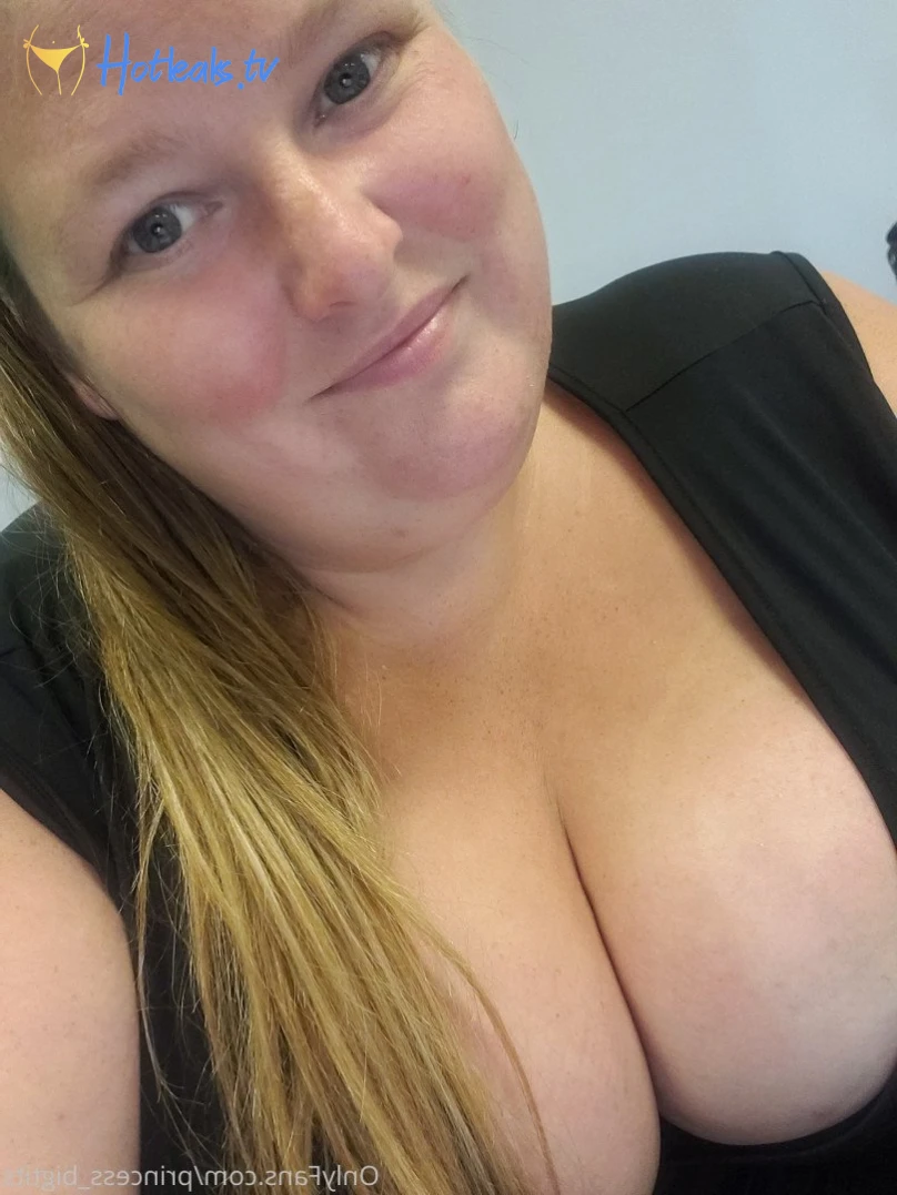 Princess Big Tits 👸 [ princess_bigtits ] Onlyfans leaked photo 2851759 on Hotleaks.tv