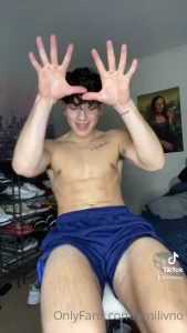 1382967