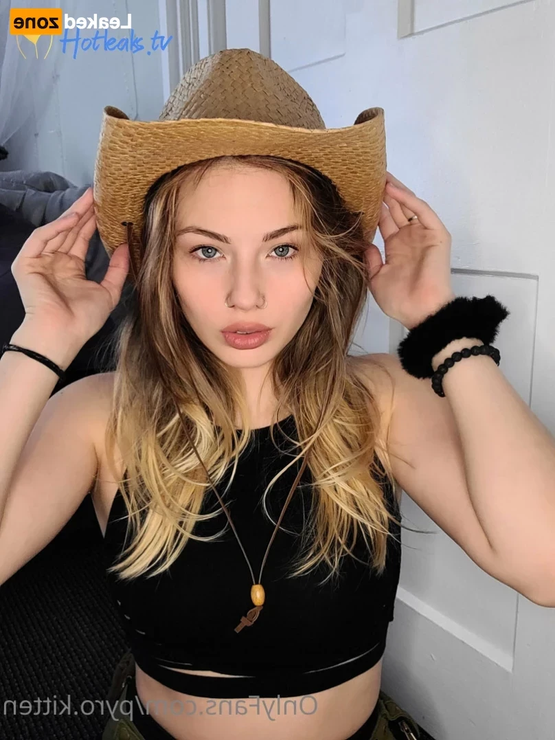 💖💥 Pyro Kitten 💥💖 [ pyro.kitten ] Onlyfans leaked photo 16127780 on Hotleaks.tv