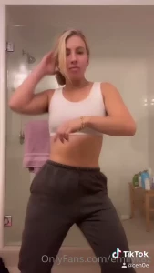Emily K [ emilyk8z ] Onlyfans leaked video 9616991 on Hotleaks.tv