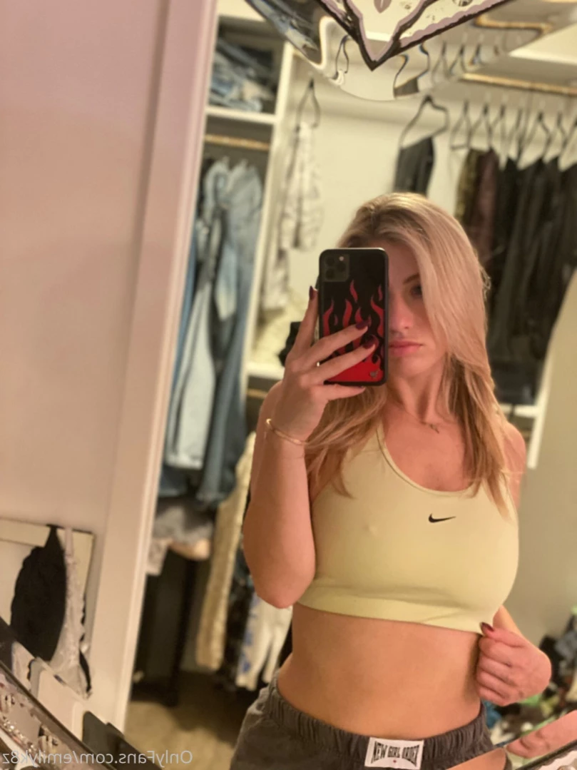 Emily K [ emilyk8z ] Onlyfans leaked photo 14850957 on Hotleaks.tv