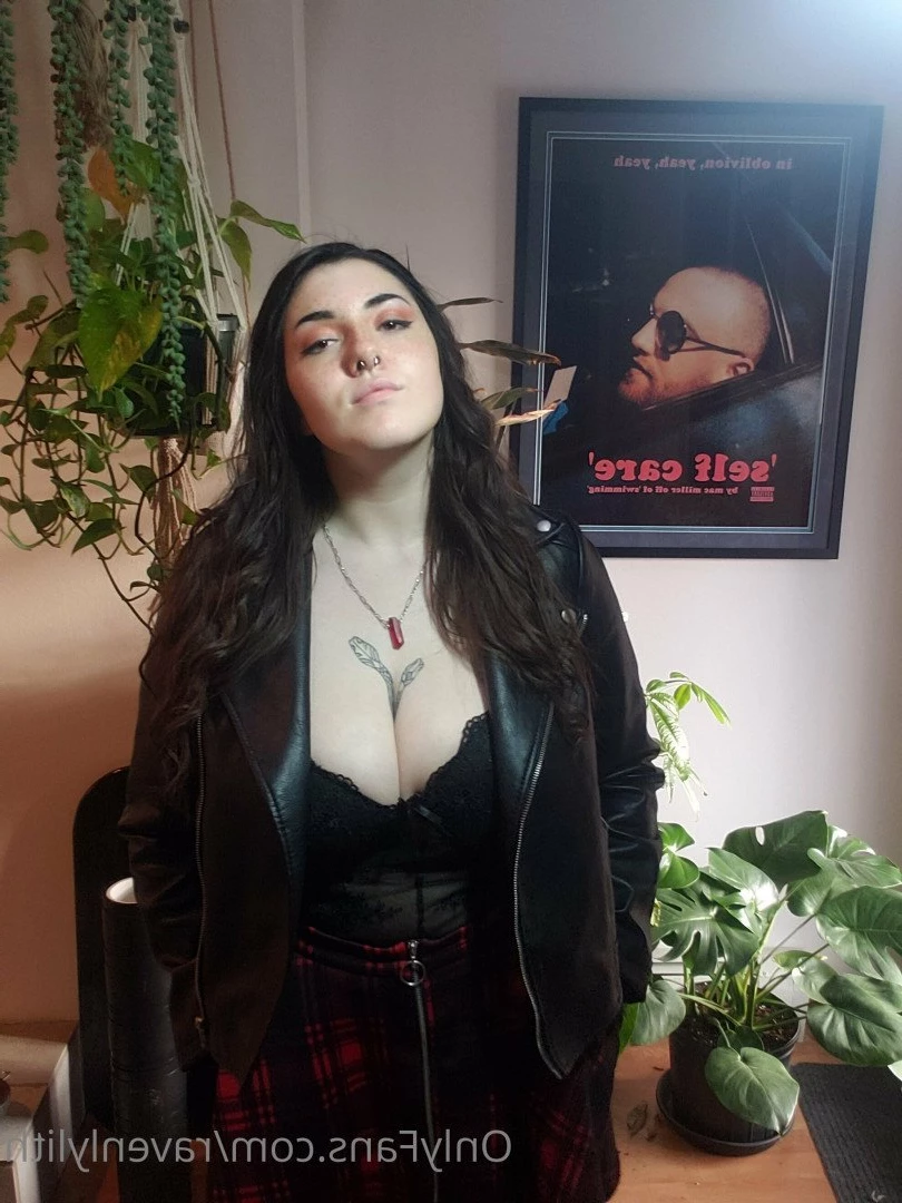 ‧₊˚*.☽ℜ𝔞𝔳𝔢𝔫☾‧₊˚*. [ ravenlylith ] Onlyfans leaked photo 2773851 on Hotleaks.tv