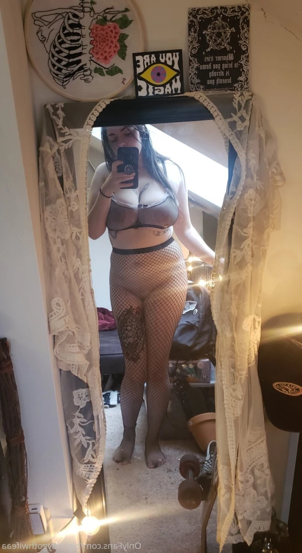 ‧₊˚*.☽ℜ𝔞𝔳𝔢𝔫☾‧₊˚*. [ ravenlylith ] Onlyfans leaked photo 5921941 on Hotleaks.tv