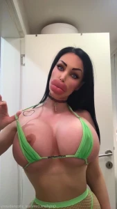 5809808