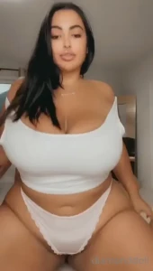 10599589