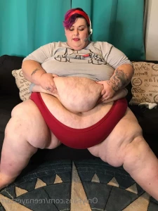 7895877