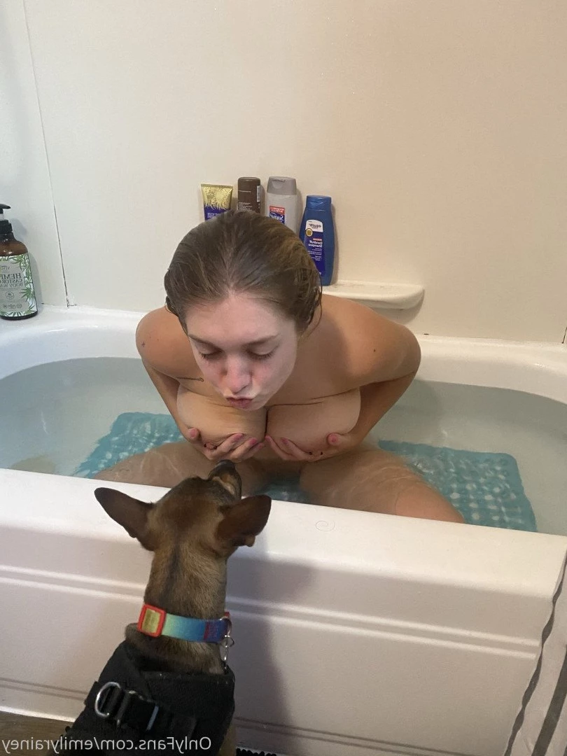 emily [ emilyrainey ] Onlyfans leaked photo 356117 on Hotleaks.tv