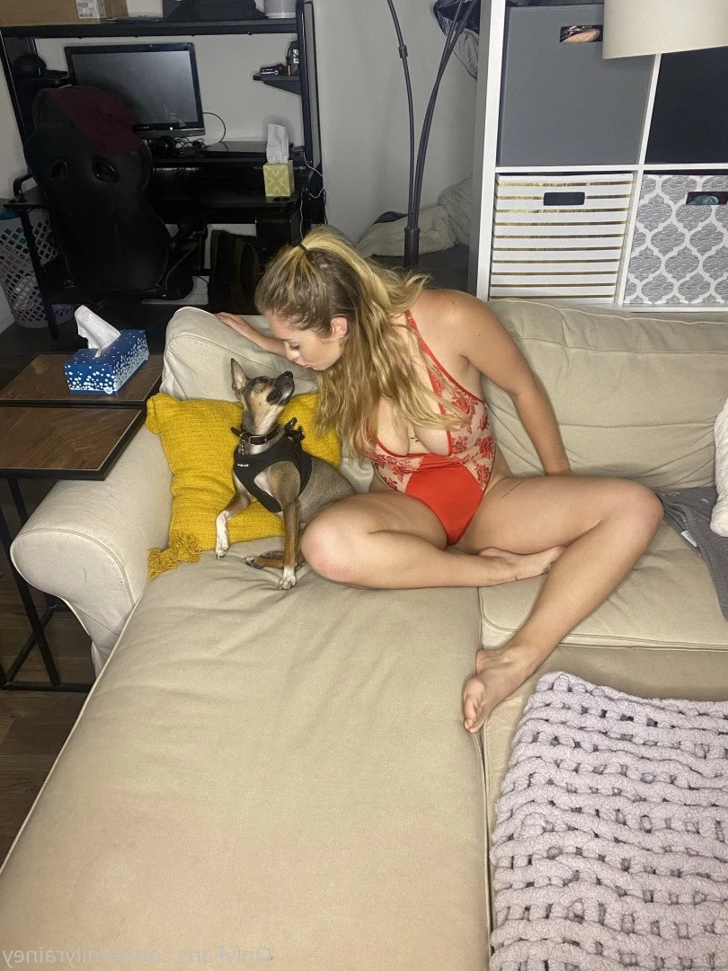 emily [ emilyrainey ] Onlyfans leaked photo 356184 on Hotleaks.tv