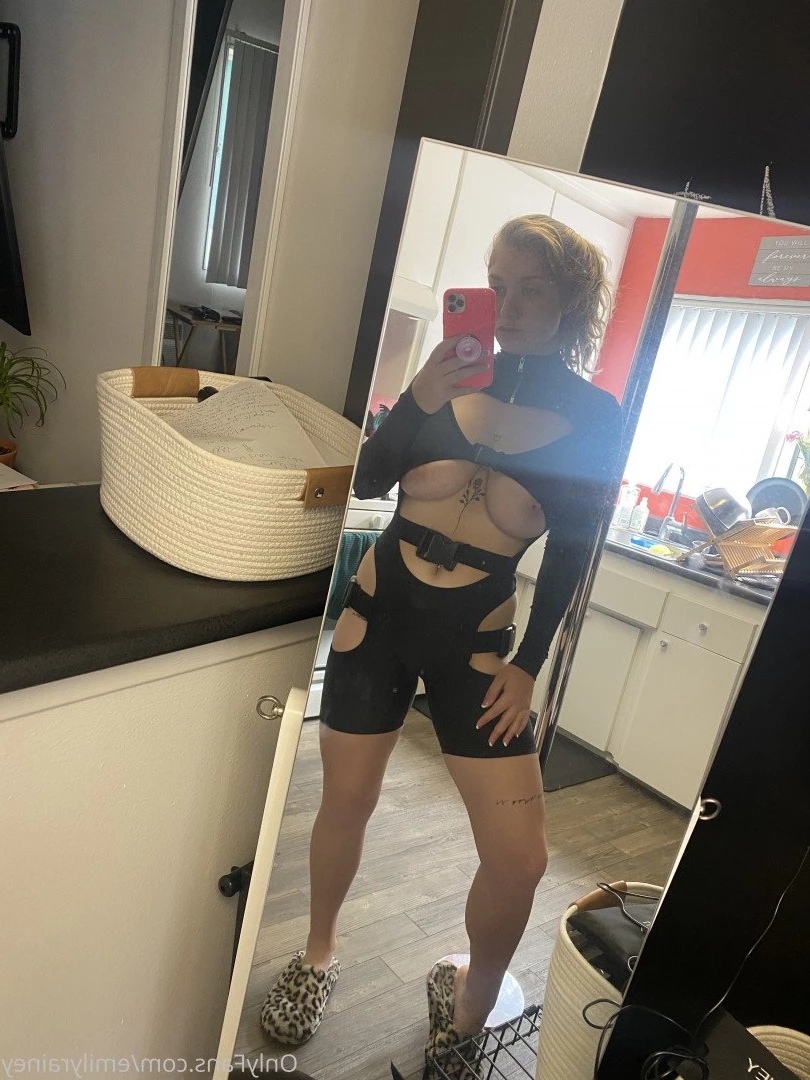 emily [ emilyrainey ] Onlyfans leaked photo 356325 on Hotleaks.tv