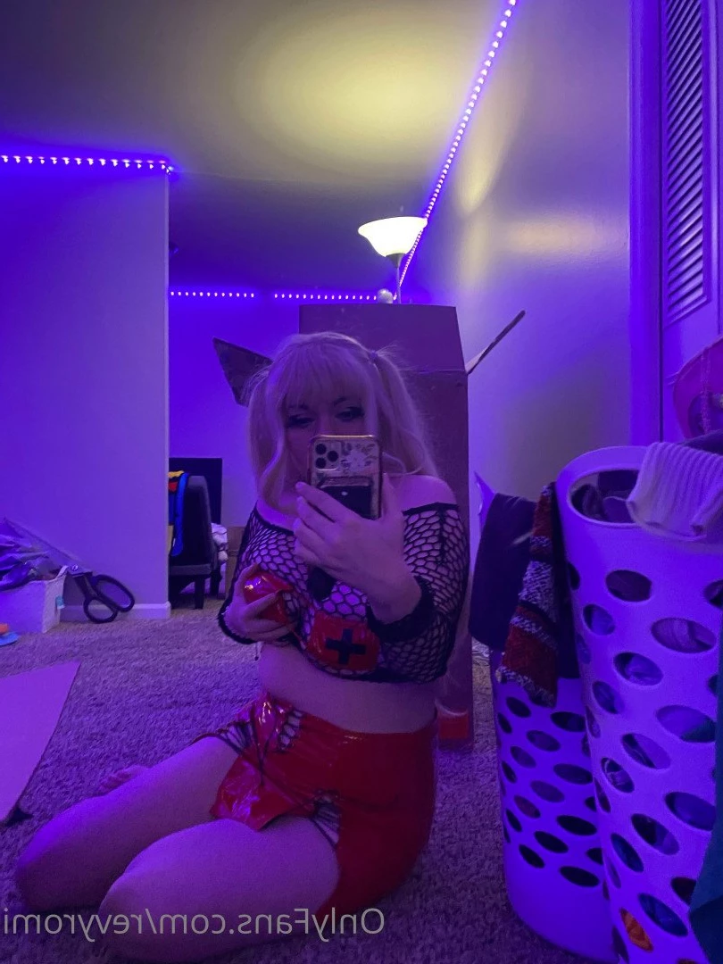 𝕽𝖔𝖒𝖎 [ revyromi ] Onlyfans leaked photo 3135156 on Hotleaks.tv