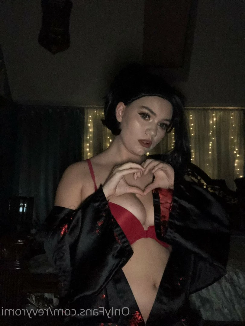 𝕽𝖔𝖒𝖎 [ revyromi ] Onlyfans leaked photo 3135185 on Hotleaks.tv