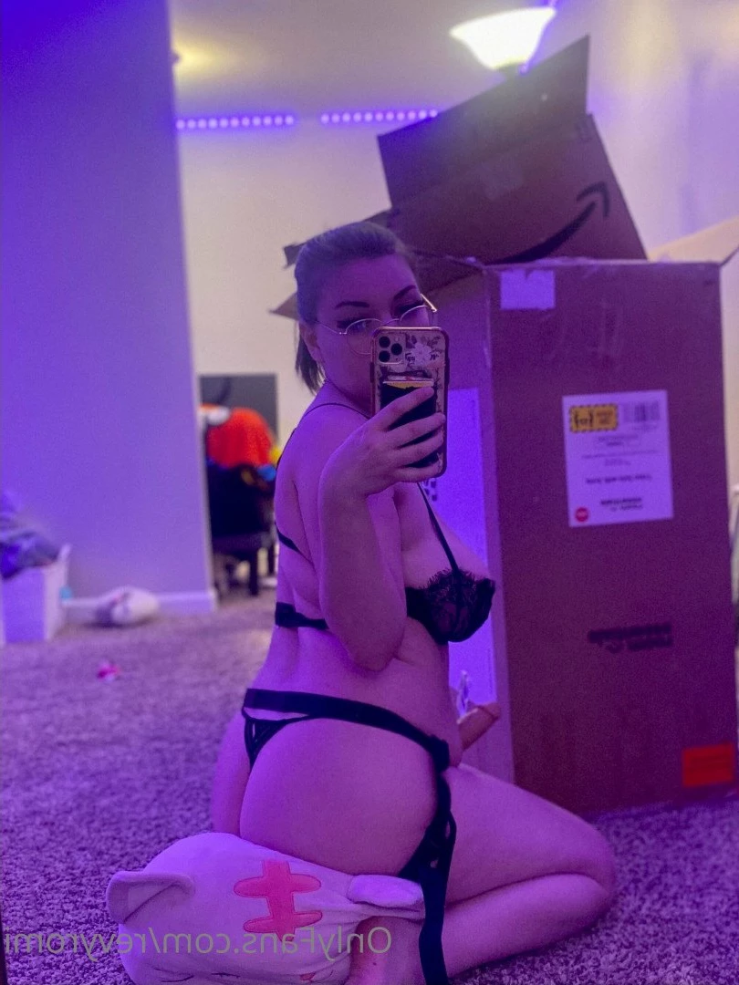 𝕽𝖔𝖒𝖎 [ revyromi ] Onlyfans leaked photo 3135313 on Hotleaks.tv
