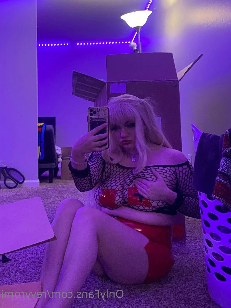 𝕽𝖔𝖒𝖎 [ revyromi ] Onlyfans leaked photo 3135354 on Hotleaks.tv