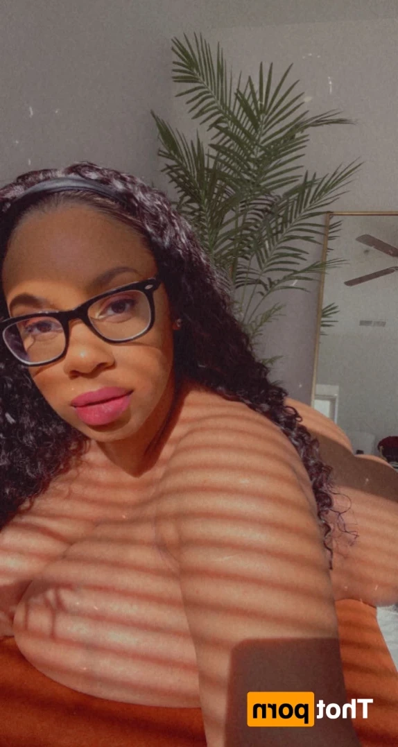 rhondasroom Onlyfans leaked photo 12630017 on Hotleaks.tv