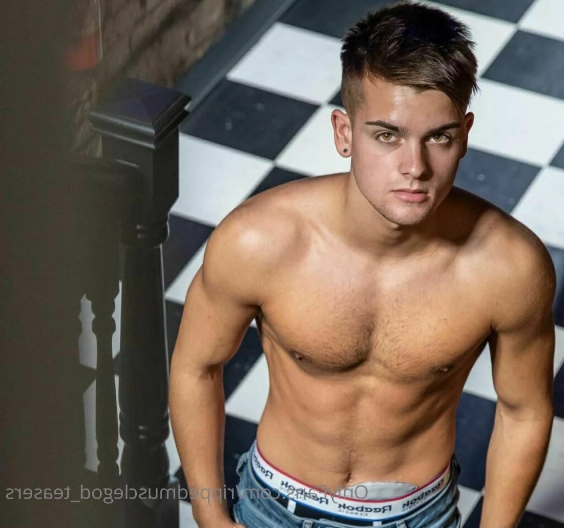 Reece Hunk FREE [ reecehunk_free ] Onlyfans leaked photo 2836306 on Hotleaks.tv