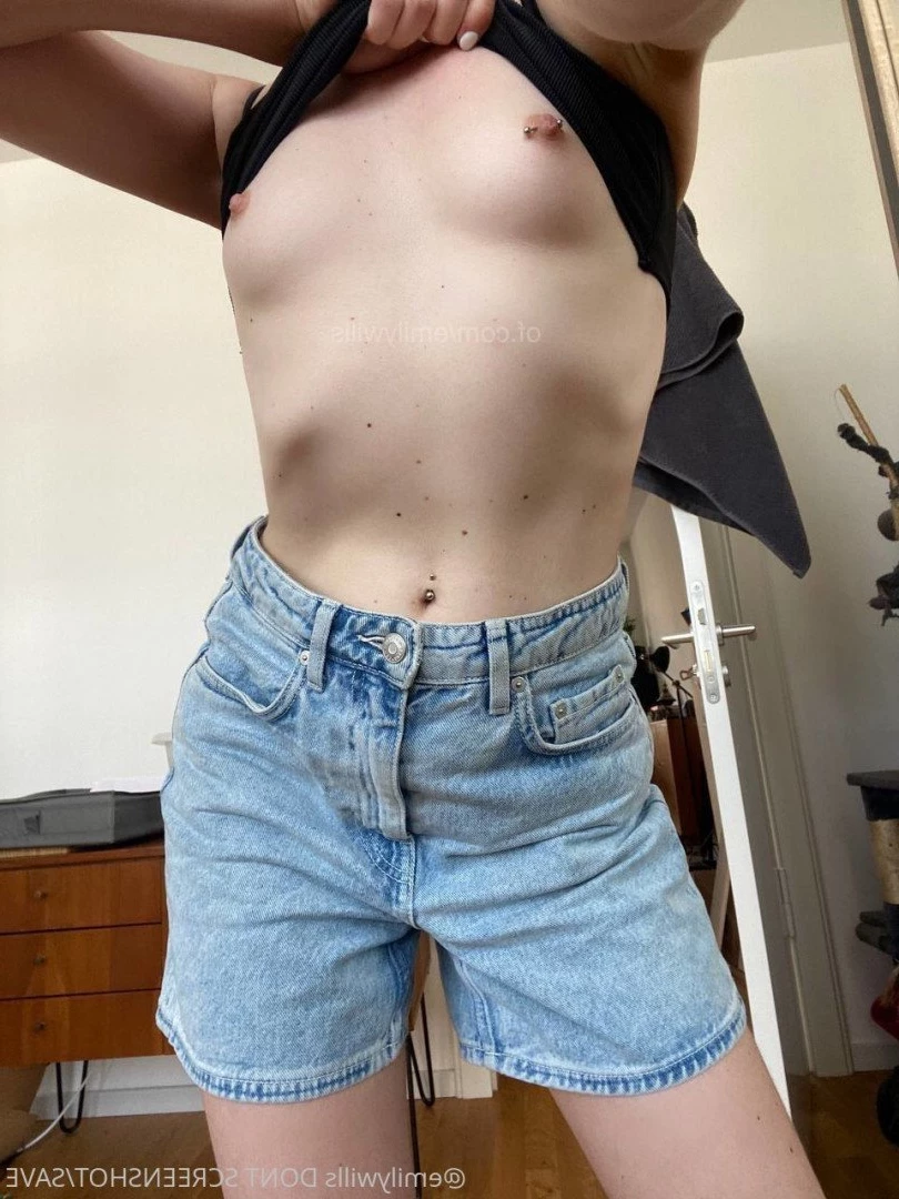 Emily 🇬🇧 best ass on only fans 😉 [ emilywills ] Onlyfans leaked photo 358603 on Hotleaks.tv