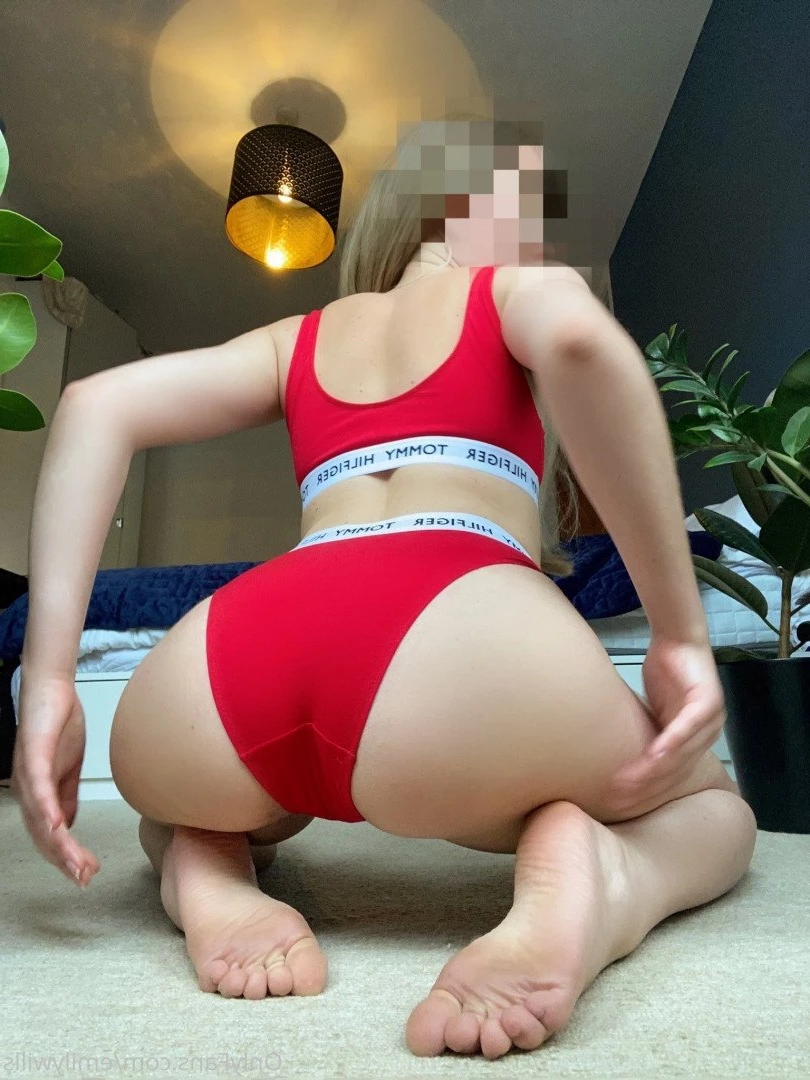 Emily 🇬🇧 best ass on only fans 😉 [ emilywills ] Onlyfans leaked photo 359100 on Hotleaks.tv