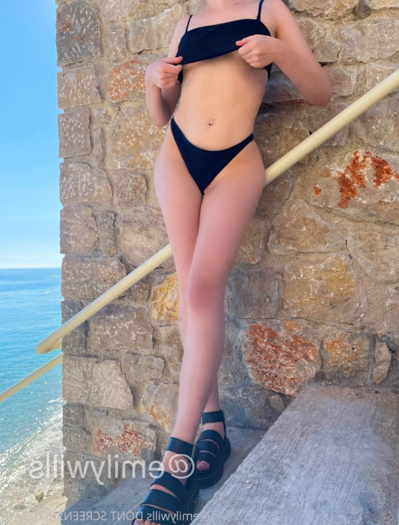 Emily 🇬🇧 best ass on only fans 😉 [ emilywills ] Onlyfans leaked photo 12278574 on Hotleaks.tv