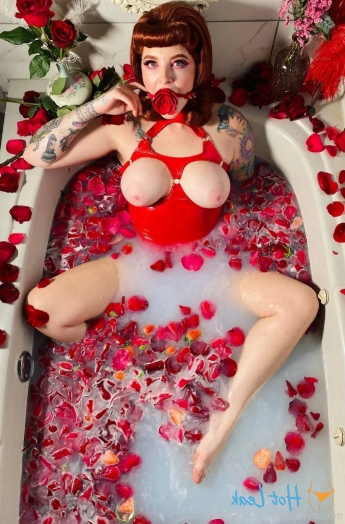 Rosa Magnolia 🌹 [ rosamagnoliaxo ] Onlyfans leaked photo 12595579 on Hotleaks.tv