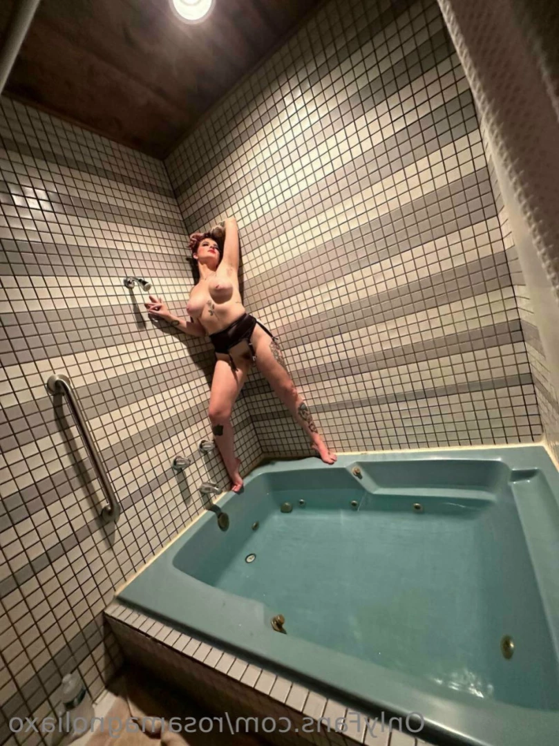 Rosa Magnolia 🌹 [ rosamagnoliaxo ] Onlyfans leaked photo 12773306 on Hotleaks.tv