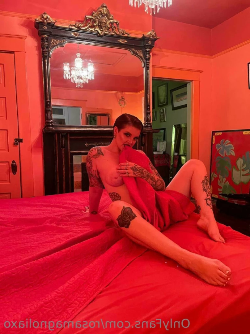Rosa Magnolia 🌹 [ rosamagnoliaxo ] Onlyfans leaked photo 15657489 on Hotleaks.tv