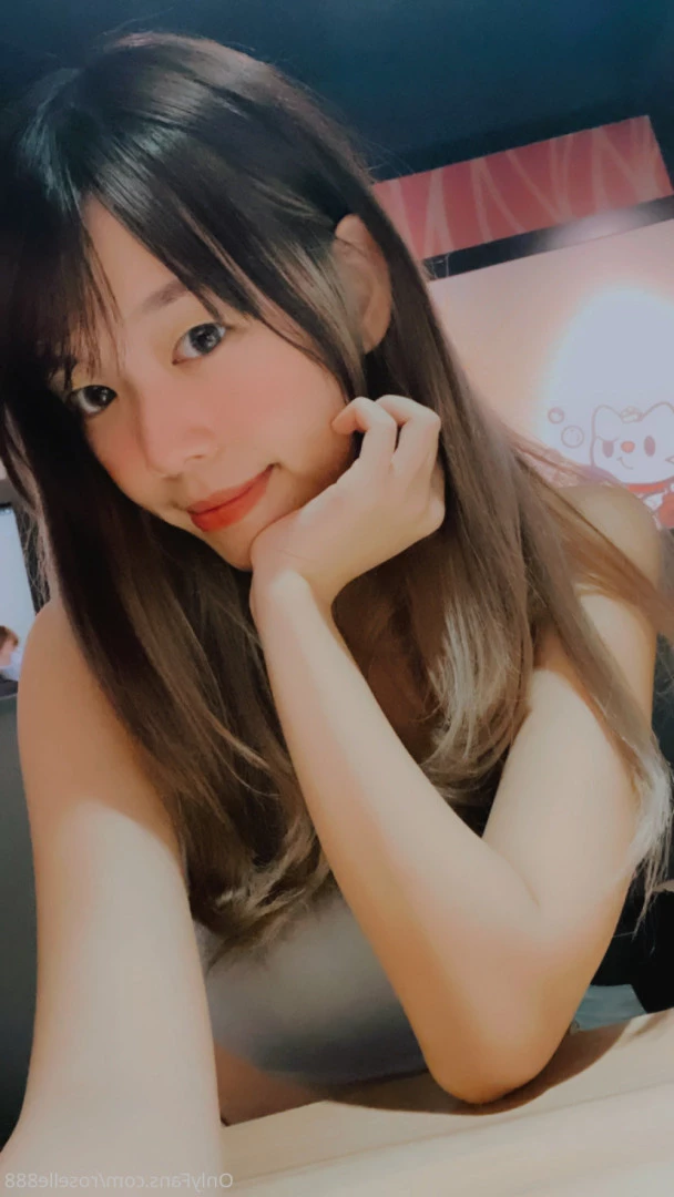 Roselle_888 [ roselle888 ] Onlyfans leaked photo 5694739 on Hotleaks.tv