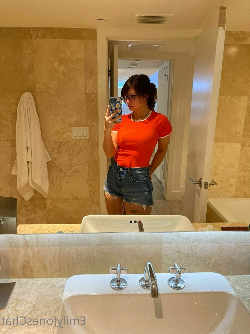 𝐸𝓂𝒾𝓁𝓎 𝒥𝑜𝓃𝑒𝓈 [ emjaybird ] Onlyfans leaked photo 2455711 on Hotleaks.tv