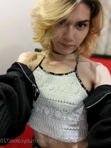 2738402