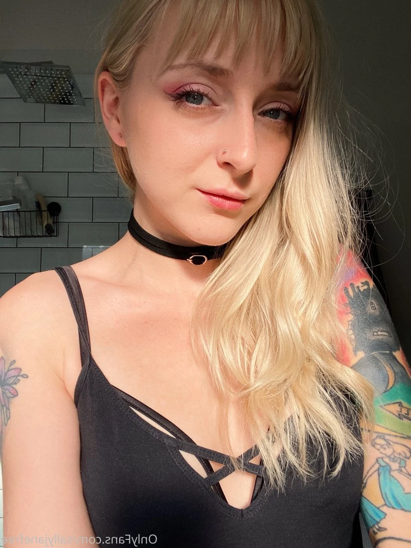 Sally 😈 KINKY SWITCH [ sallyskinkyside ] Onlyfans leaked photo 2830265 on Hotleaks.tv