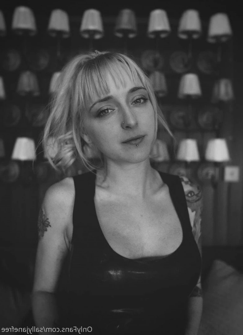 Sally 😈 KINKY SWITCH [ sallyskinkyside ] Onlyfans leaked photo 2830594 on Hotleaks.tv