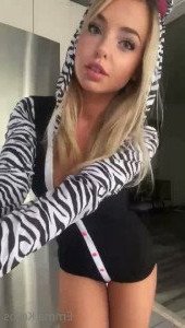 Emma Kotos [ emmakotos ] Onlyfans leaked video 2519125 on Hotleaks.tv