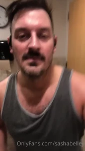 4932880