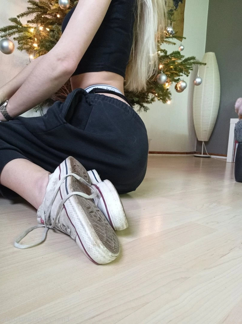 Emmysfeetandsocks [ emmyfeetandsocks ] Onlyfans leaked photo 365013 on Hotleaks.tv
