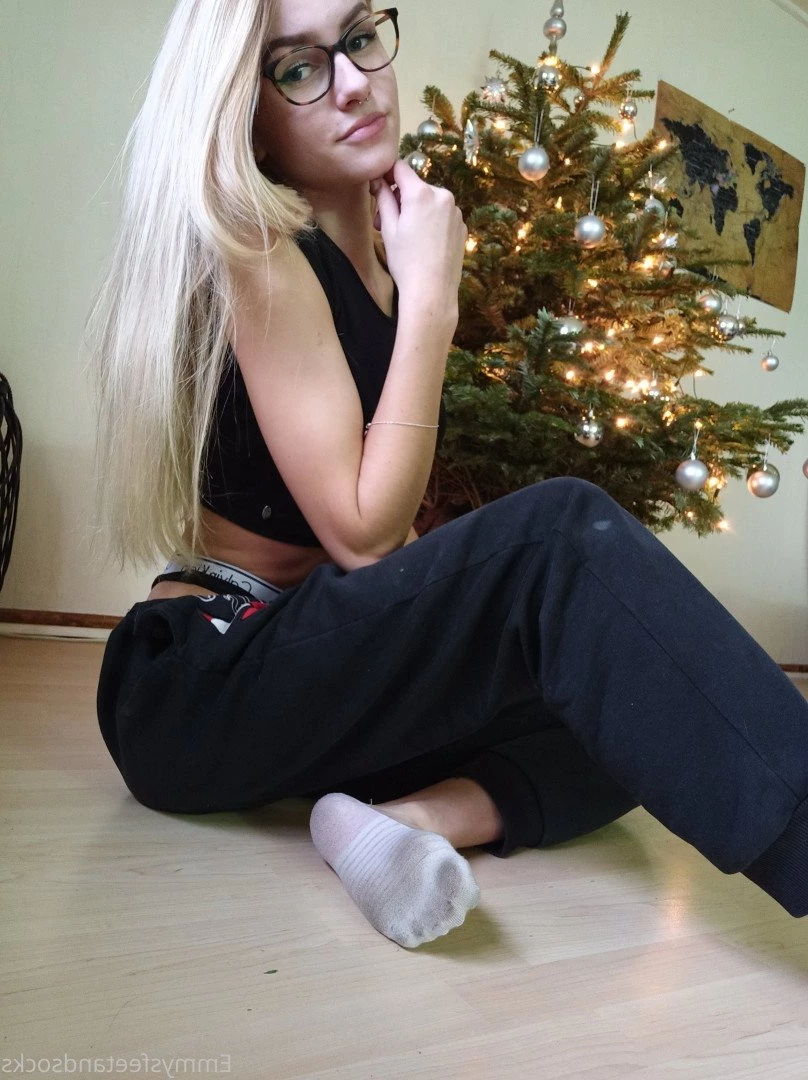 Emmysfeetandsocks [ emmyfeetandsocks ] Onlyfans leaked photo 365025 on Hotleaks.tv