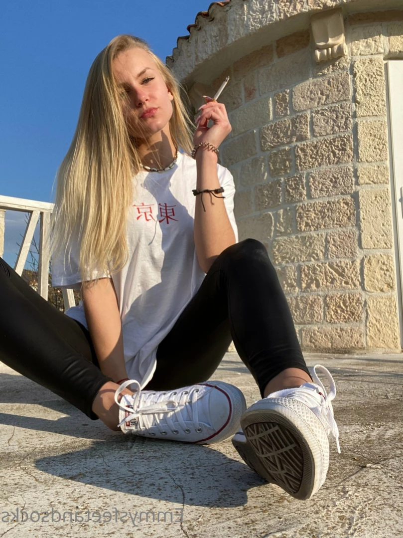Emmysfeetandsocks [ emmyfeetandsocks ] Onlyfans leaked photo 10862274 on Hotleaks.tv