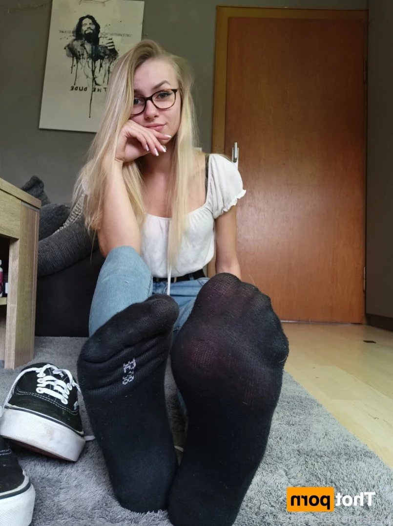 Emmysfeetandsocks [ emmyfeetandsocks ] Onlyfans leaked photo 11402798 on Hotleaks.tv