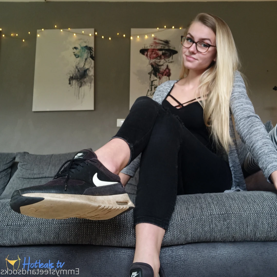 Emmysfeetandsocks [ emmyfeetandsocks ] Onlyfans leaked photo 11409134 on Hotleaks.tv