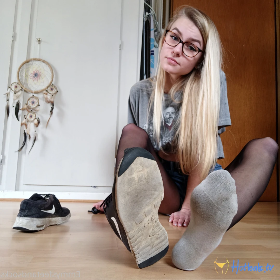 Emmysfeetandsocks [ emmyfeetandsocks ] Onlyfans leaked photo 11435716 on Hotleaks.tv