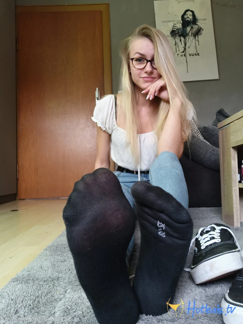 Emmysfeetandsocks [ emmyfeetandsocks ] Onlyfans leaked photo 11441108 on Hotleaks.tv