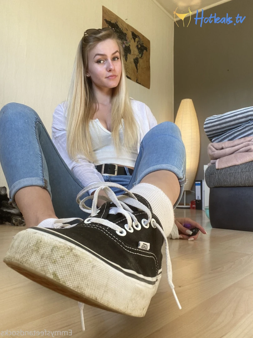 Emmysfeetandsocks [ emmyfeetandsocks ] Onlyfans leaked photo 11442409 on Hotleaks.tv