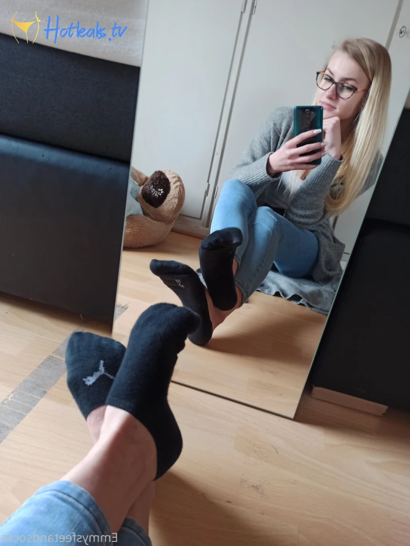 Emmysfeetandsocks [ emmyfeetandsocks ] Onlyfans leaked photo 11468748 on Hotleaks.tv