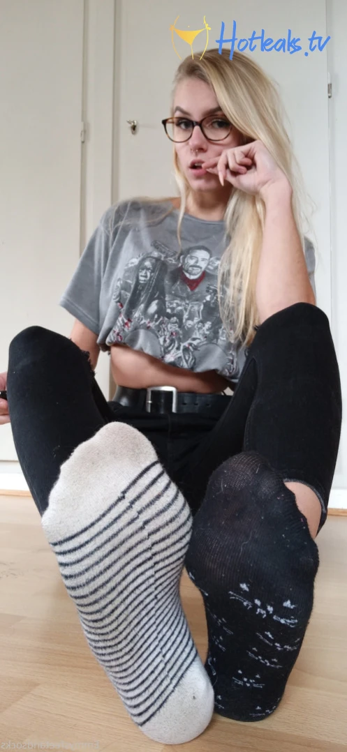 Emmysfeetandsocks [ emmyfeetandsocks ] Onlyfans leaked photo 11469901 on Hotleaks.tv