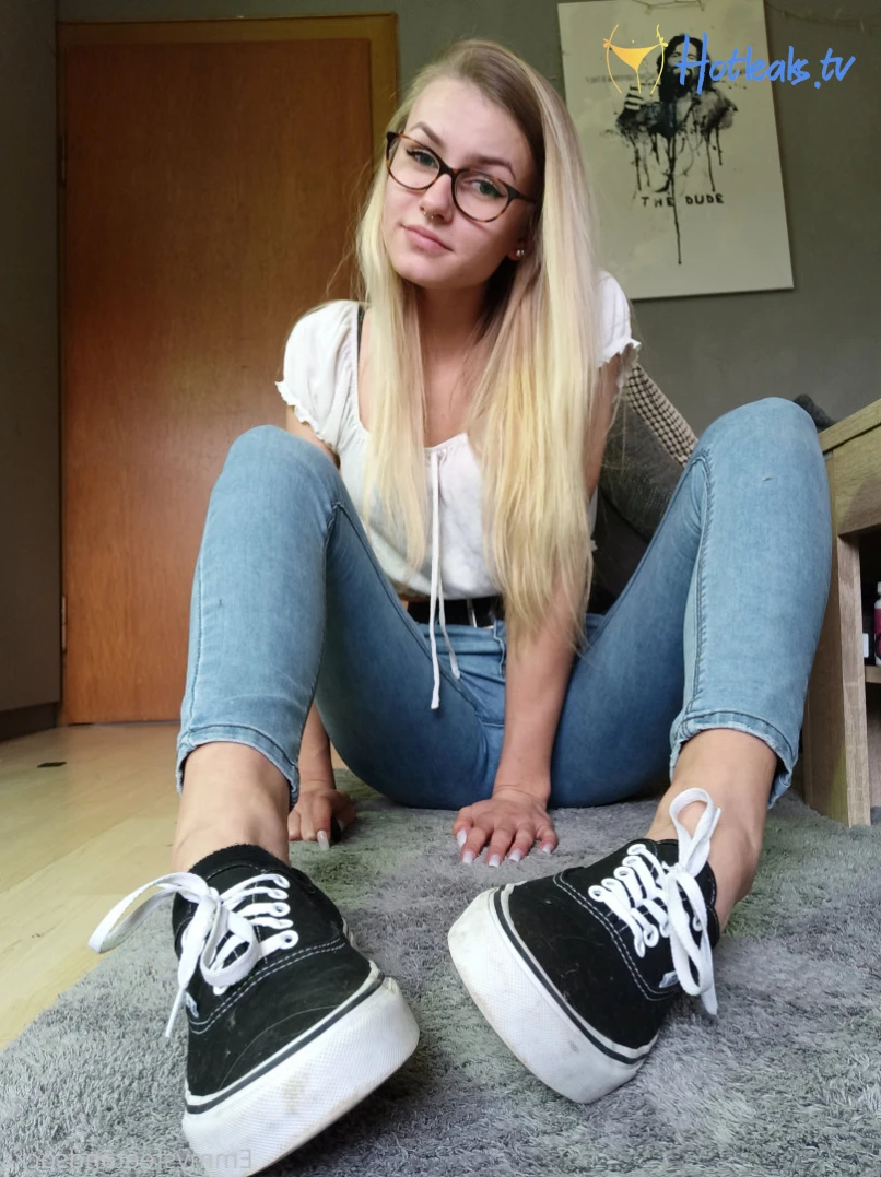 Emmysfeetandsocks [ emmyfeetandsocks ] Onlyfans leaked photo 11481190 on Hotleaks.tv