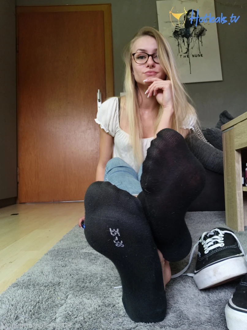 Emmysfeetandsocks [ emmyfeetandsocks ] Onlyfans leaked photo 12126583 on Hotleaks.tv