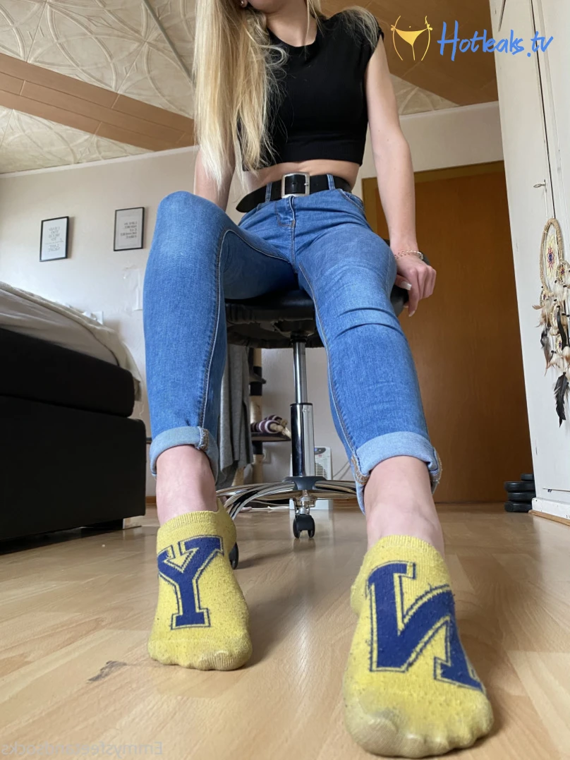 Emmysfeetandsocks [ emmyfeetandsocks ] Onlyfans leaked photo 12161199 on Hotleaks.tv