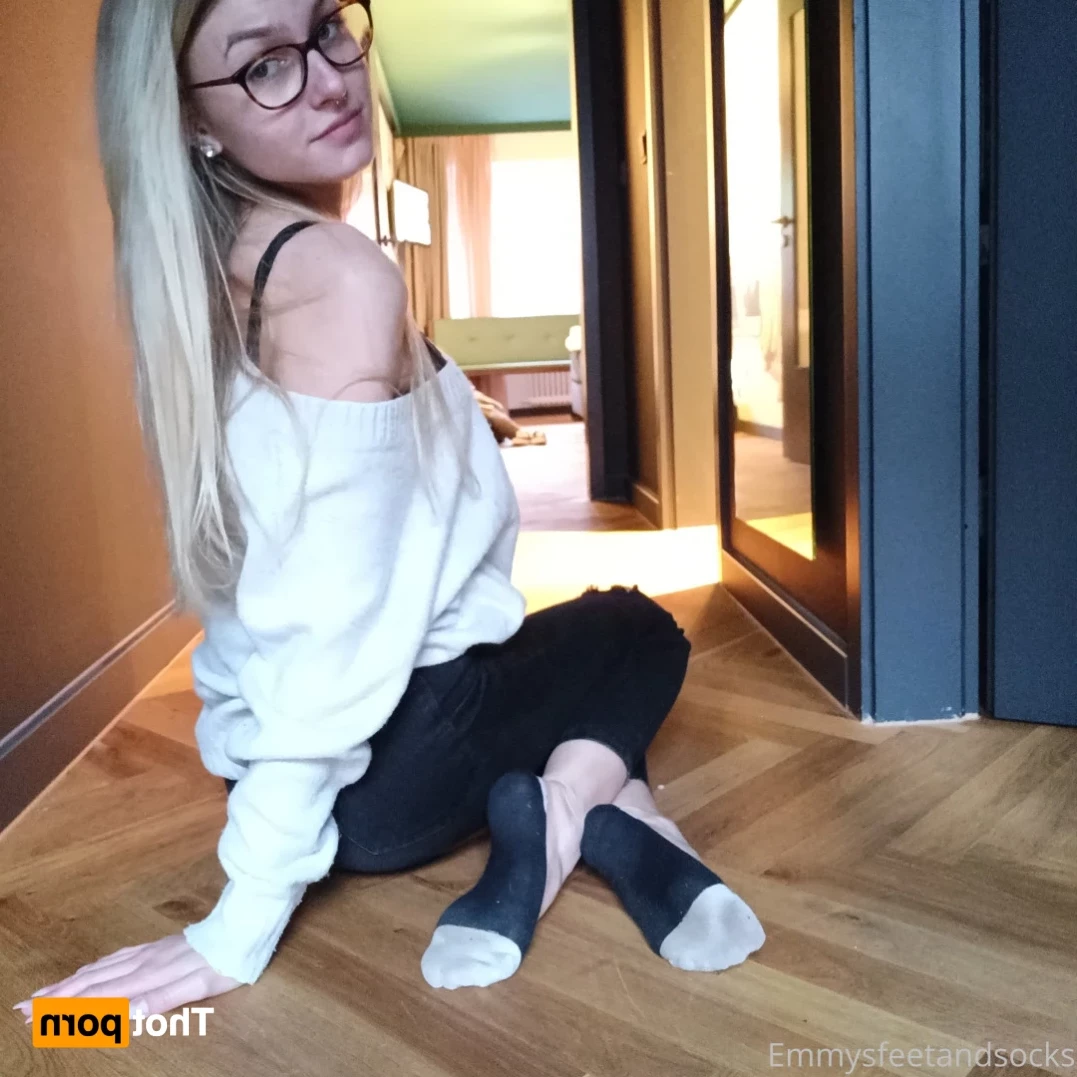 Emmysfeetandsocks [ emmyfeetandsocks ] Onlyfans leaked photo 12176837 on Hotleaks.tv